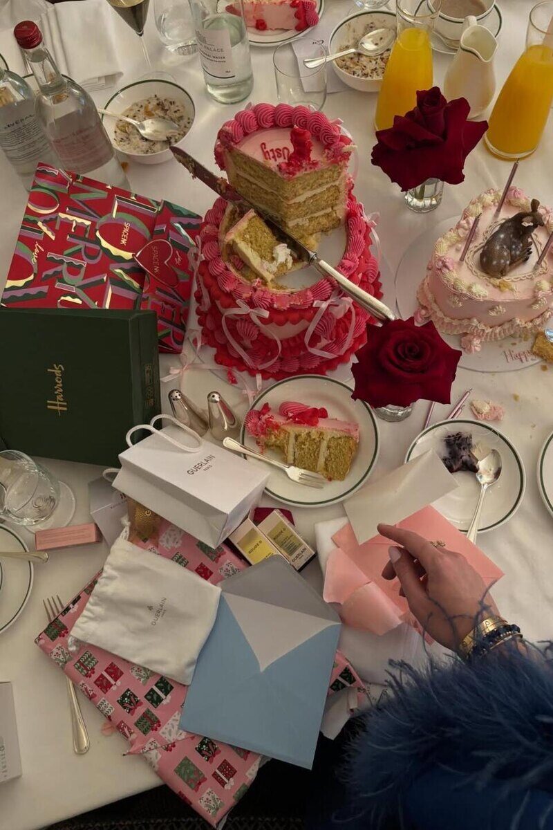 «Лошадиная физиономия и показная роскошь»: почему 25-летняя дочь Александра Малинина вновь осталась одна?