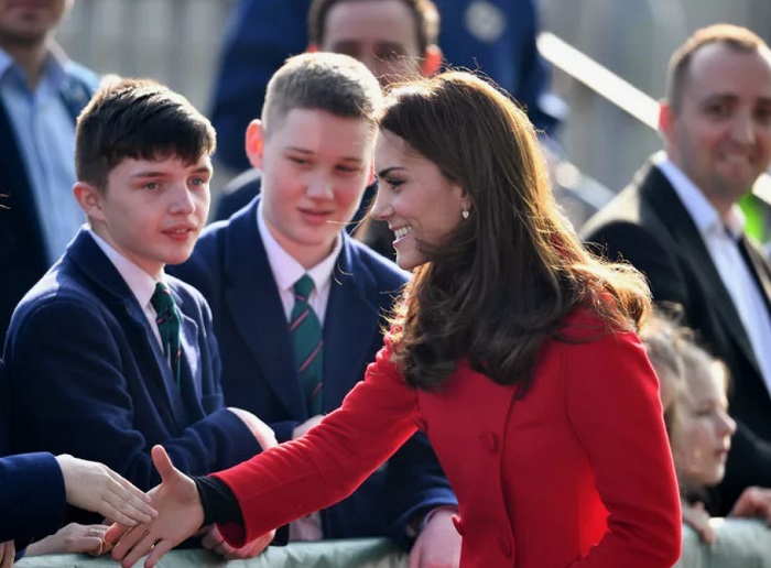 Не давать автографы и не показывать любовь на публике: что еще запрещено Кейт Миддлтон