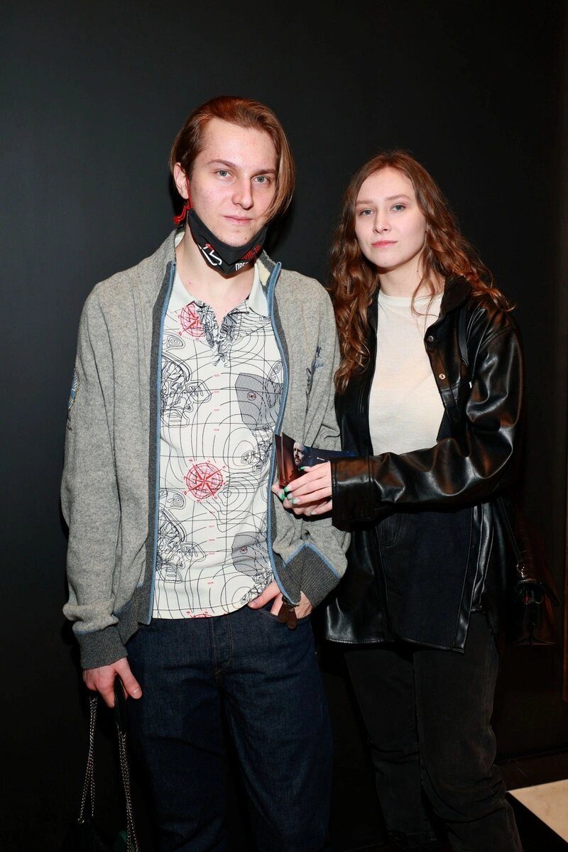 «Я её ждала 9 лет»: почему Алена Апина не смогла родить дочь, и как выглядит её 24-летняя копия отца