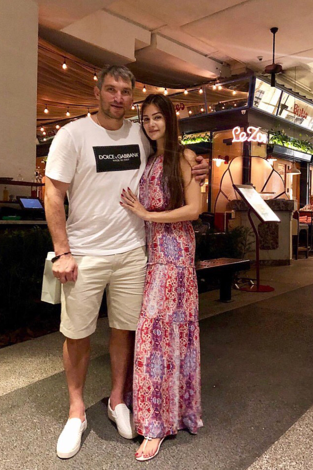 «Она родилась с серебряной ложкой во рту»: что скрывает за маской счастья 32-летняя Анастасия Шубская, жена Александра Овечкина