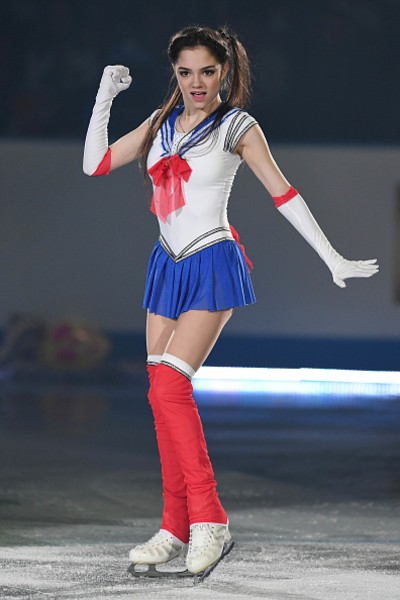 «Она её не любит!»: почему Медведева после 11 лет ушла от Тутберидзе, а теперь выходит замуж