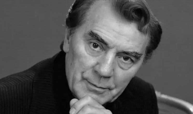 Увёл из-под венца и счастлив 25 лет: как выглядит жена и чем занимаются дети Антона Хабарова?