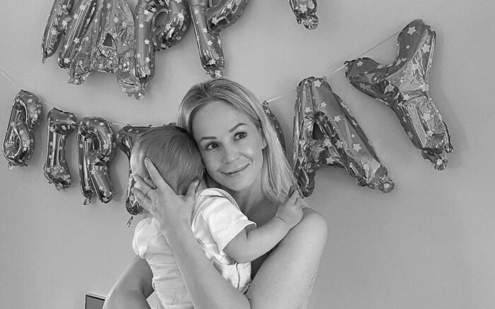 «Чрезмерная свобода»: звезда «6 кадров» сбежала от французского миллионера к родителям?