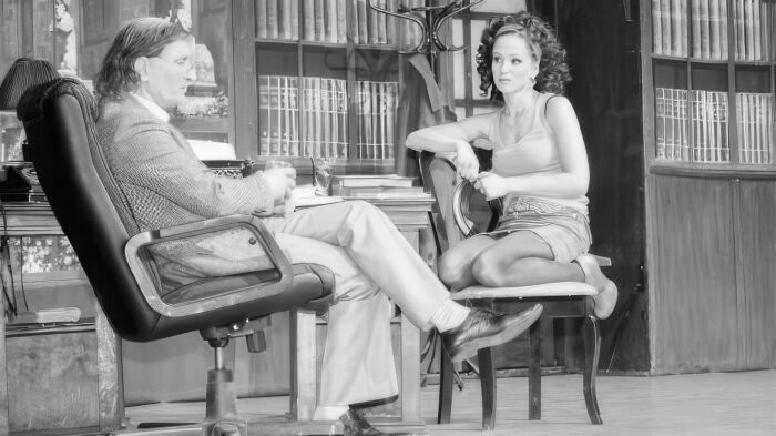 «Чрезмерная свобода»: звезда «6 кадров» сбежала от французского миллионера к родителям?