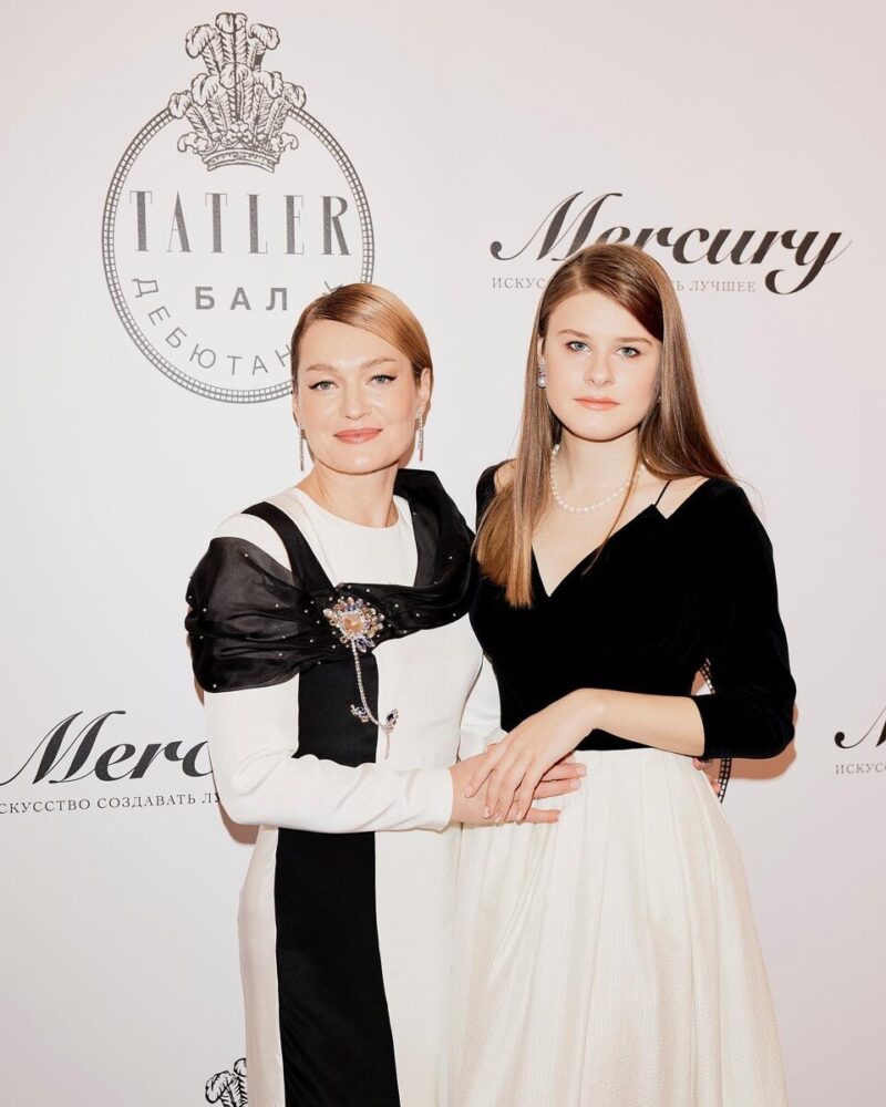 «Природа отдохнула»?: как выглядит 20-летняя дочь Виктории Толстогановой и Андрея Кузичева, и почему она «папина копия»