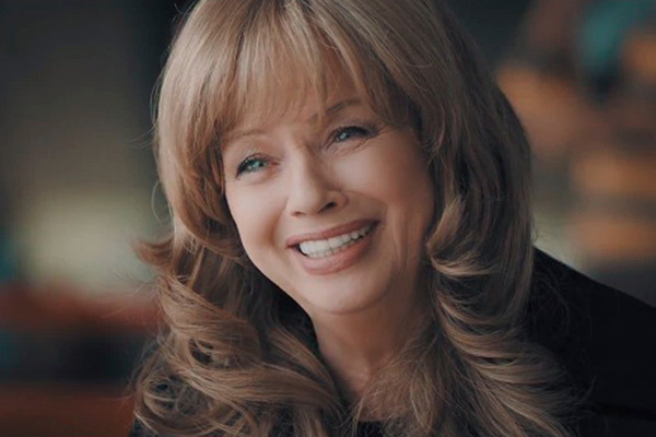 «По три концерта в день»: как 79-летняя Елена Преснякова откладывает операцию ради сцены и почему ее внук Никита уехал в Америку