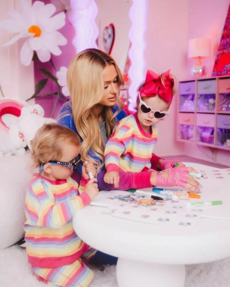 «Ты — та самая девочка, о которой я всегда мечтала»: 43-летняя Пэрис Хилтон впервые показала дочь