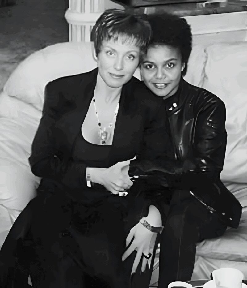 «50 рублей и никаких документов»: почему единственная дочь Понаровской Анастасия, которую певица забрала из детдома, так и не стала ей родной