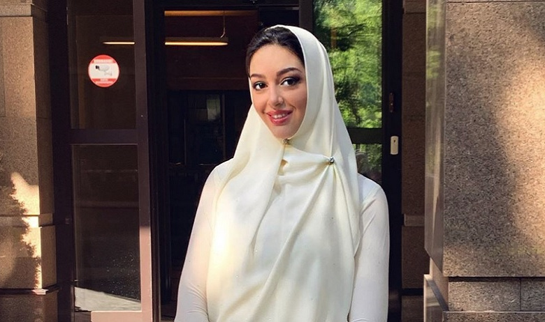 «Она была опозорена»: почему король Малайзии отказался от 35-летней Оксаны Воеводиной и их сына?