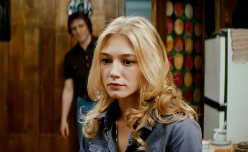 «Он многое дал мне»: в 21 год Оксана Акиньшина бросила школу ради Шнурова, а затем стала матерью троих детей