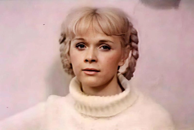 «Пока ты мужикам глазки строишь, я тут с голода подыхаю»: как муж-тиран изводил Людмилу Гаврилову, а Миронов добивался её три года