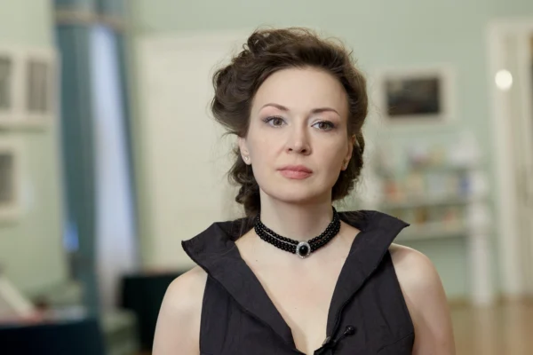 «Я вся светилась от счастья»: как наследница знаменитой династии Анна Тараторкина ушла с экранов ради второго брака в 41 год