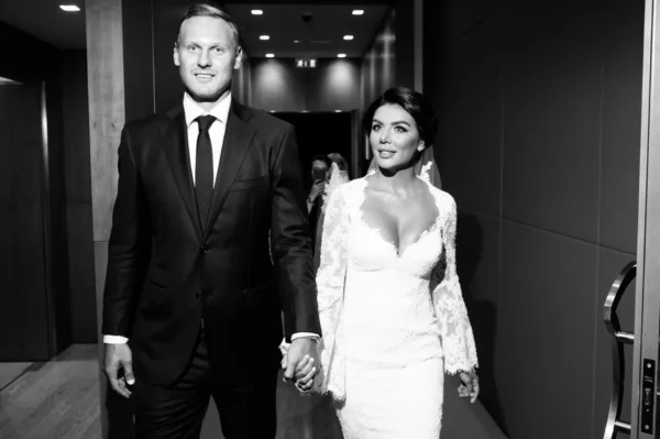 «Я жила в аду»: чем закончился брак 42-летней Анны Седоковой с Янисом Тиммой и почему его семья борется за наследство?