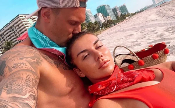 «Я жила в аду»: чем закончился брак 42-летней Анны Седоковой с Янисом Тиммой и почему его семья борется за наследство?