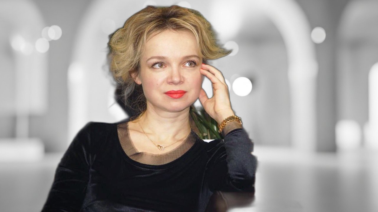 «Ей не место рядом с ним»: как 46-летняя Виталина Цымбалюк-Романовская, которую обвиняли в корысти к 80-летнему Джигарханяну, стала матерью-одиночкой