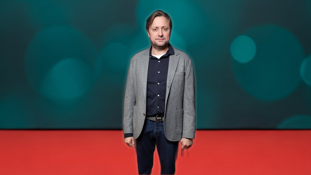 «Он нас порол!»: как 50-летний Артем Михалков вырвался из тени отца и стал многодетным дедом