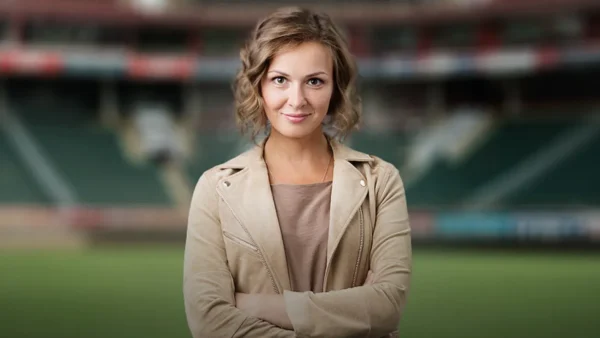 «Я вся светилась от счастья»: как наследница знаменитой династии Анна Тараторкина ушла с экранов ради второго брака в 41 год