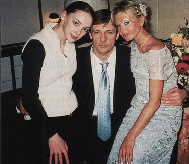 «Ей не нужны скандалы»: дочь звезды «Улиц разбитых фонарей» Нилова 15 лет скрывает мужа