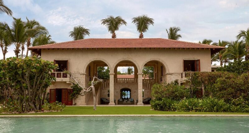 «Я в раю!»: как легендарный 76-летний Михаил Барышников нашёл свой идеальный дом на Карибах