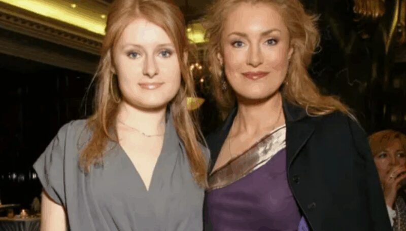 Мария Шукшина и её дочь Анна Трегубенко до разлада в отношениях.