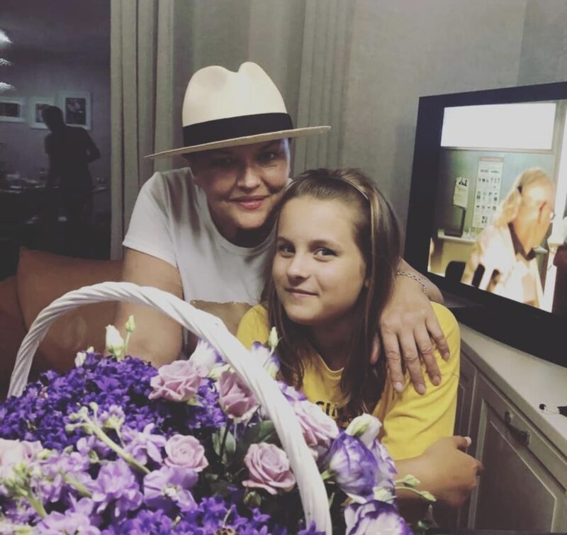 Александра Яковлева с внучкой Анастасией, продолжающей семейные традиции.