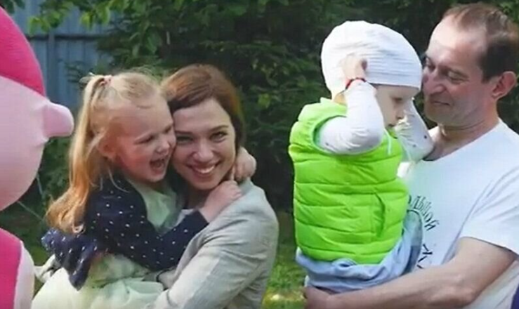 «Не могу сказать, что я стал задирать нос кверху»: чем обернулась всенародная слава для 53-летнего Константина Хабенского