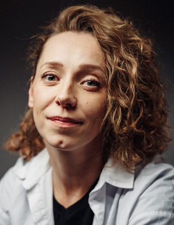 Младшая дочь Виктора Авилова - Ольга.