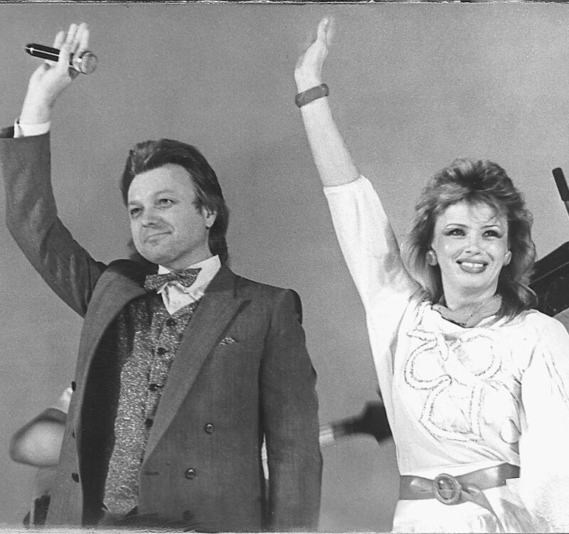 «Я ослеп, когда ее увидел»: почему звезда мюзик-холла Людмила Вьюнкова ушла в тень ради семьи Маликовых?