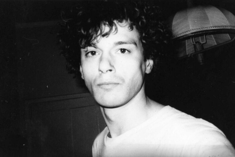 Анатолий Мукасей-младший, старший сын Светланы Дружининой, чья жизнь была полна бунтарства и поисков.