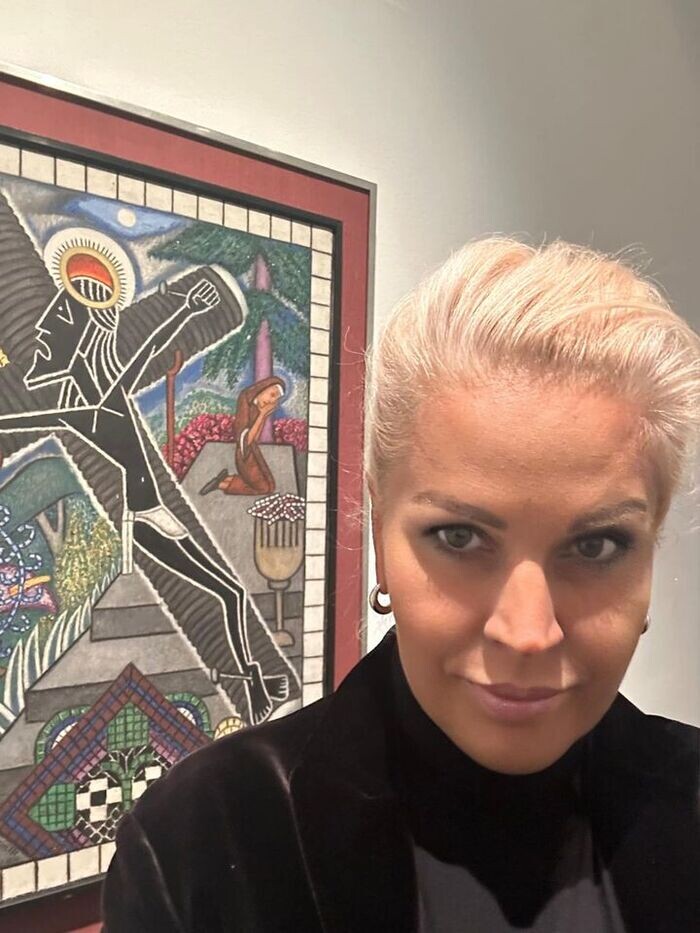 «Почти 20 килограммов украшений»: как выглядит и чем занимается экс-чиновница, чья карьера рухнула в одночасье