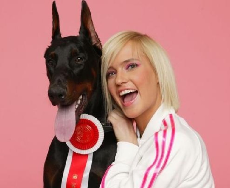 Певица Глюкоза пела под чужую фонограмму.