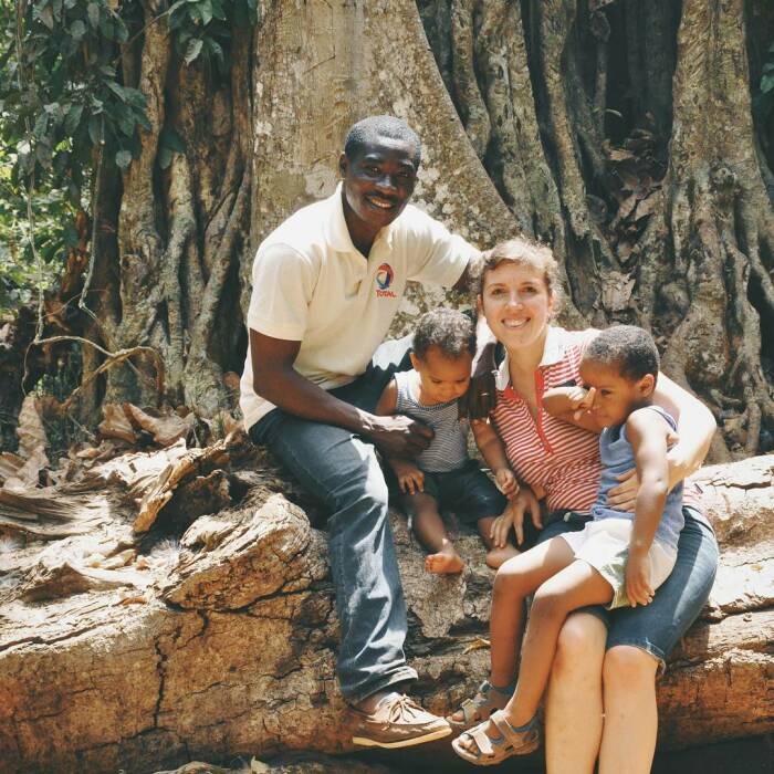 Наталья и Франк Сакадо со старшими сыновьями.