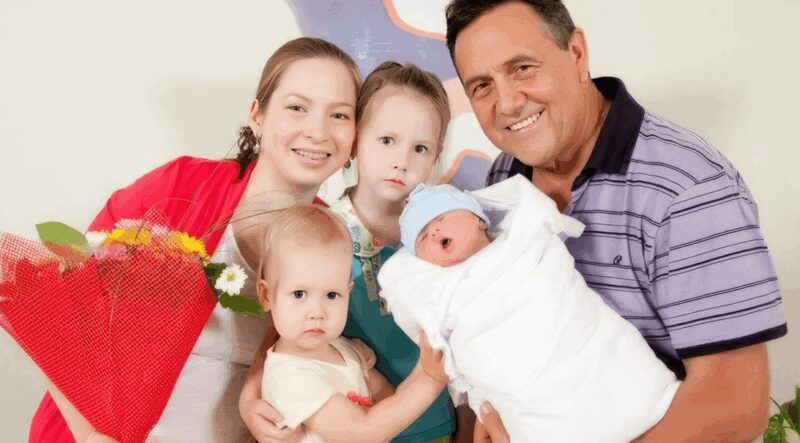 Третья супруга подарила музыканту четверых детей.