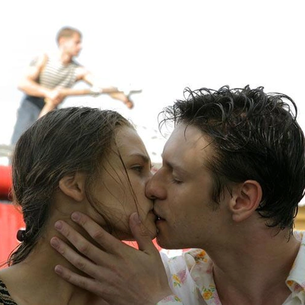 В «Громовых» актер сыграл возлюбленного главной героини