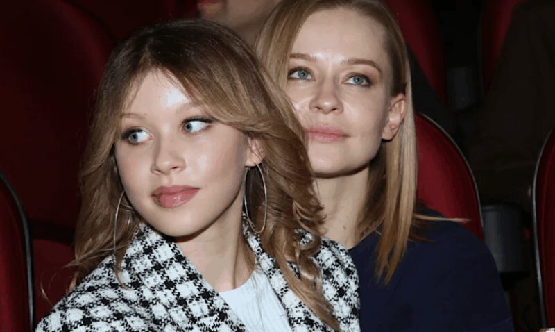 «Обошла маму по популярности»: как выглядит 16-летняя дочь Юлии Пересильд и других звездных родителей