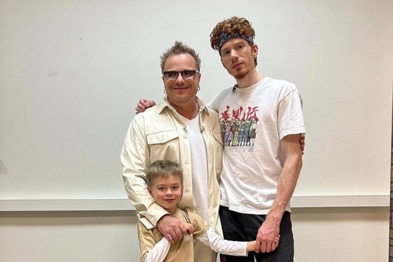 Никита Пресняков с отцом Владимиром Пресняковым и братом: три поколения музыкантов.