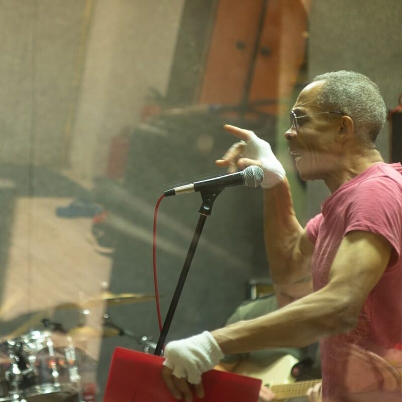 «Он не пришёл на похороны сына»: история 6-го мужа Ирины Понаровской, который в 78 лет живёт на две страны