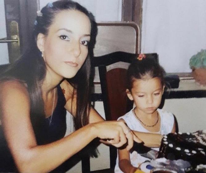 Афра Сарачоглу с мамой