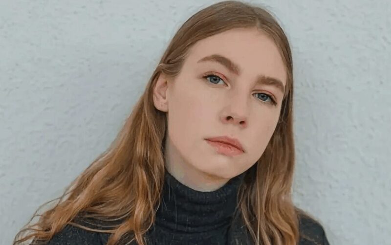 «Обошла маму по популярности»: как выглядит 16-летняя дочь Юлии Пересильд и других звездных родителей