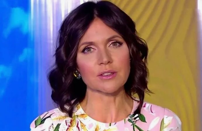 «Не мучай себя!»: как 48-летняя Анастасия Чернобровина поддерживает фигуру и почему решилась на роды лишь после 40