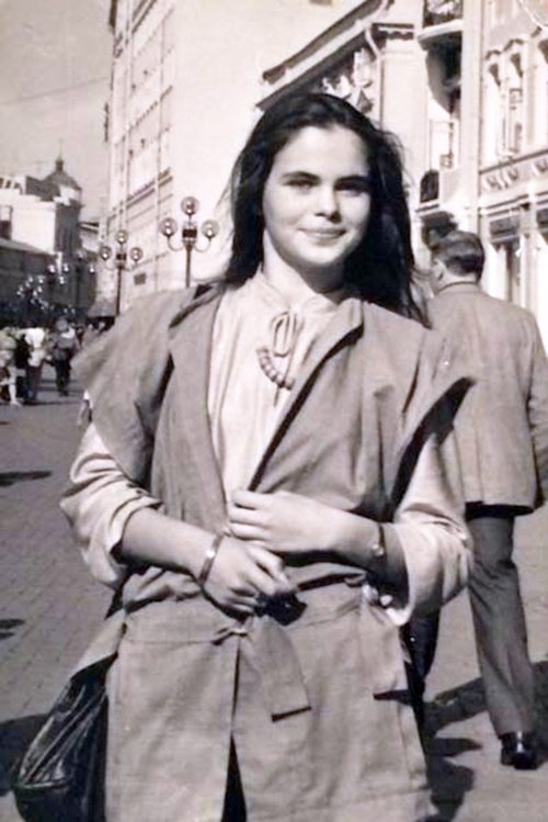 «Я начала всё заново»: почему Инна Гомес, звезда 90-х, дважды возвращалась в никуда