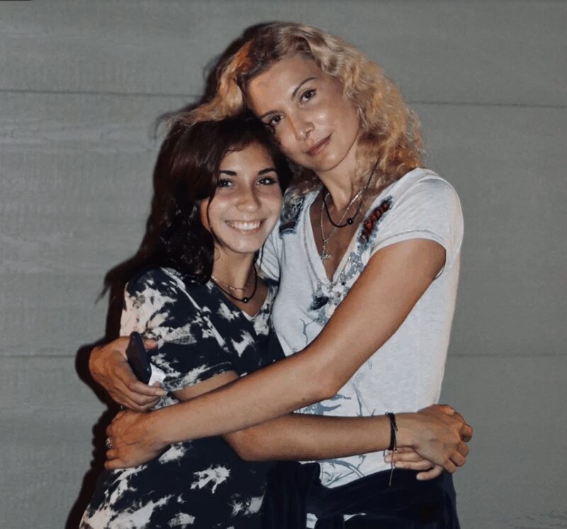 Диана Дэвис с матерью: сложный диагноз не сломил волю юной спортсменки.