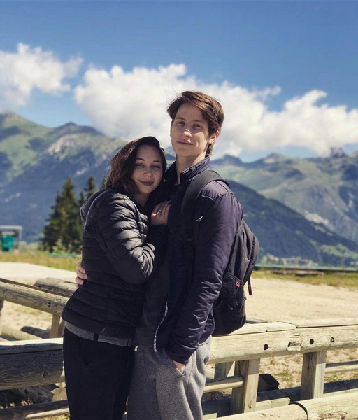 После разрыва с бойфрендом Лиза представила подписчикам фотосет в свадебном наряде, но, как оказалось, это ничего не значило