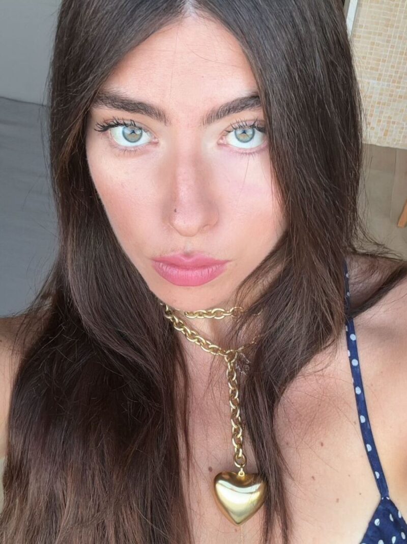 Виктория Крутая на свадьбе: Игорь Крутой вёл падчерицу под венец.