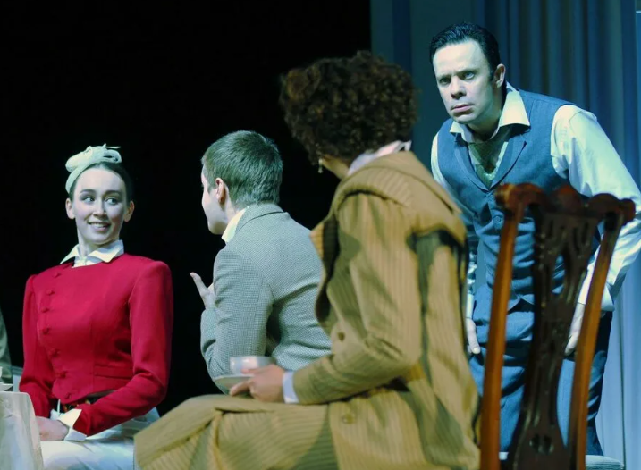 «У меня очень сложный характер»: как 42-летний Артем Осипов тайно женился на белорусске, усыновил сына и стал многодетным отцом