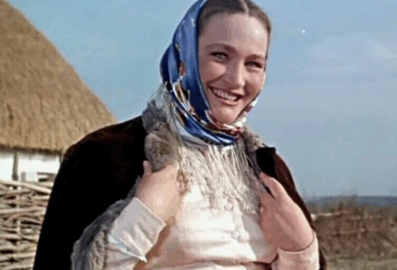 «Кухарочка из приличного дома»: как одна роль испортила карьеру 38-летней актрисы и почему режиссёр до сих пор не может забыть этот провал