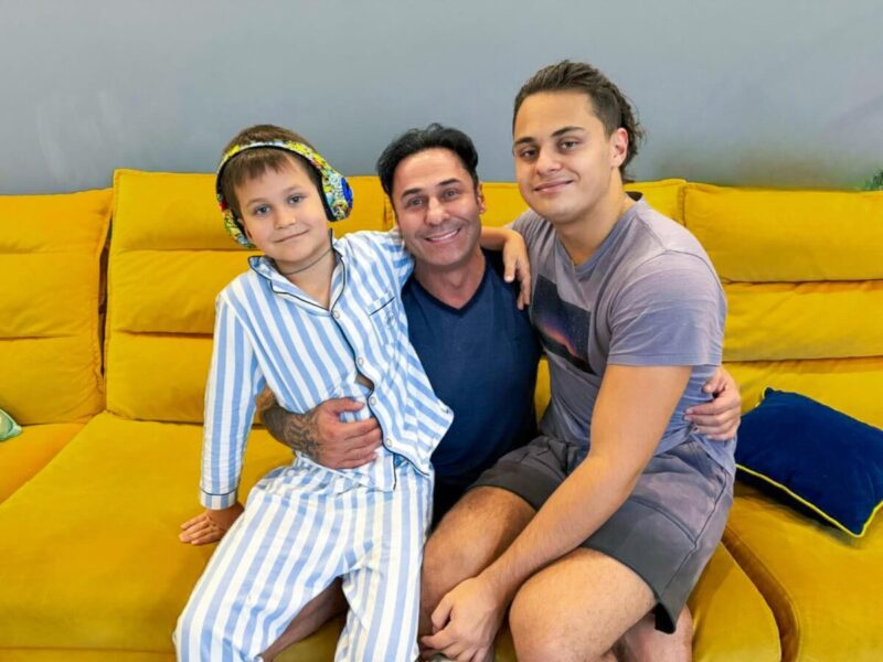 «Он ни разу не пожалел!»: как 18 лет назад Стас Костюшкин бросил жену ради чемпионки мира и вырастил троих сыновей от разных браков