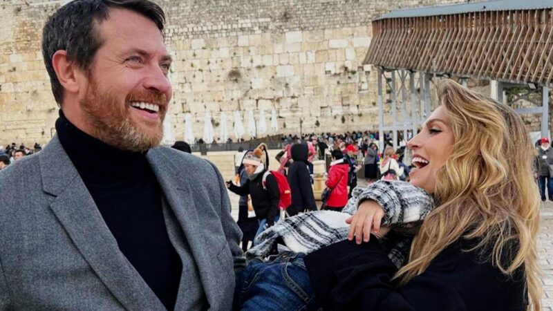 Саша Савельева оставила мужа в Израиле и вернулась в РФ.