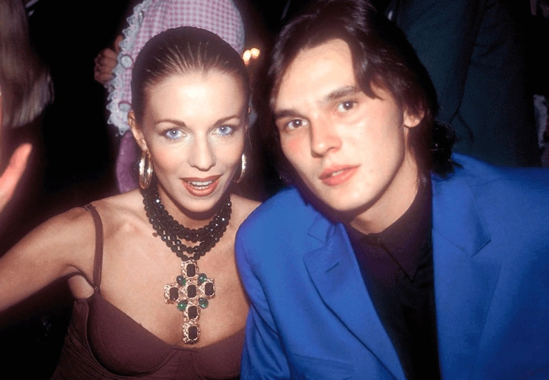 «Ты что, совсем дурак?»: как звезда 90-х Влад Сташевский променял сцену на металлолом и нашел сына спустя 20 лет