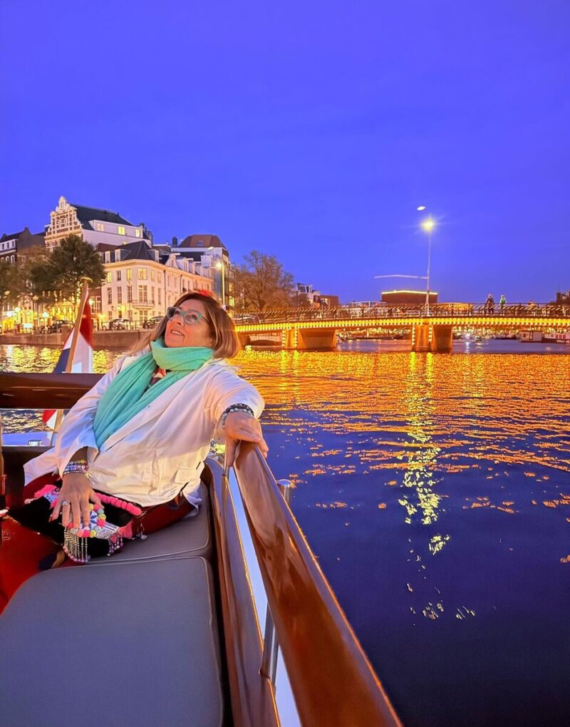 «Она казалась очень взрослой и уставшей»: загадочное исчезновение дочери и возвращение на сцену спустя 20 лет у Аль Бано и Ромины Пауэр